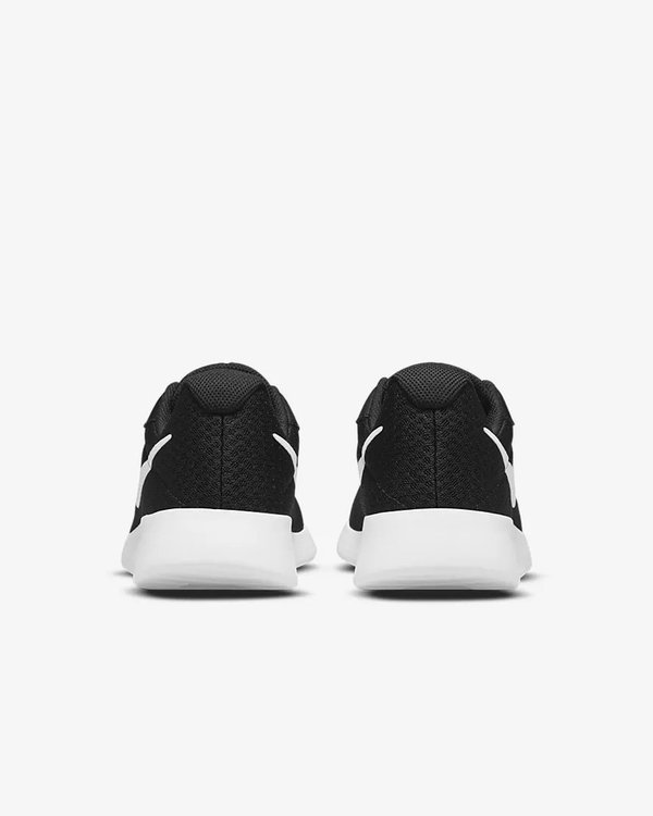 NIKE Tanjun Herren Sneaker, black/white