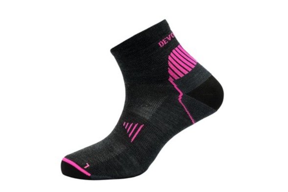 DEVOLD Energy Merino Ankle Socken, dark grey/pink